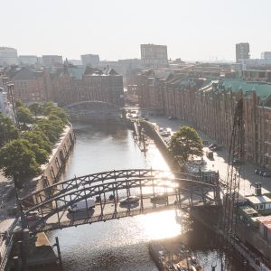 Sanierung der Kaimauer am Kehrwieder